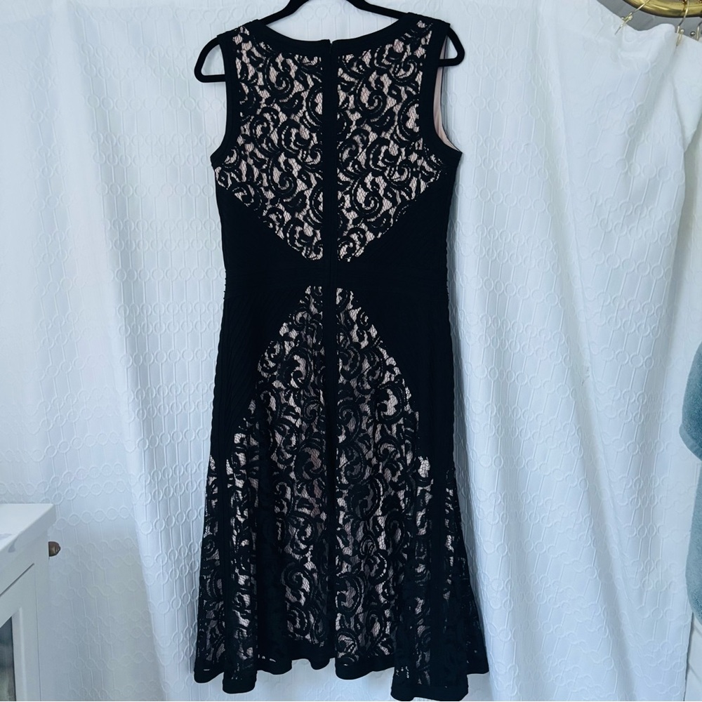 Women’s 14 Tadashi Shoji Floral Lace Jersey Fit & Flare V-Neck Mini Dress, Black - Picture 3 of 6